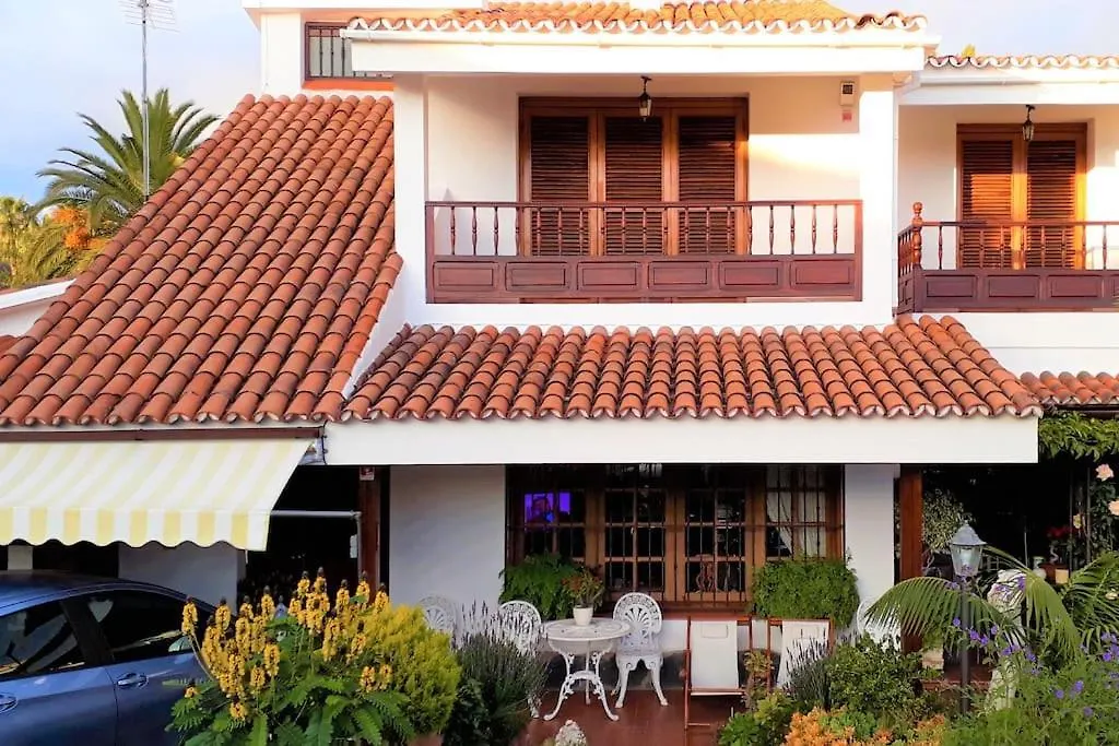 Apartment Apartamento Tranquilo En Una Casa Con Jardin La Laguna  Spain